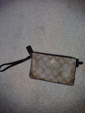 Coach Signature Canvas Wristlet - Brown